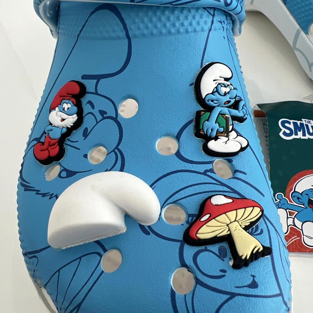 NEW The Smurfs Crocs Classic Clog J6 Kids Junior Blue White Jibbitz Charm - Picture 3 of 10